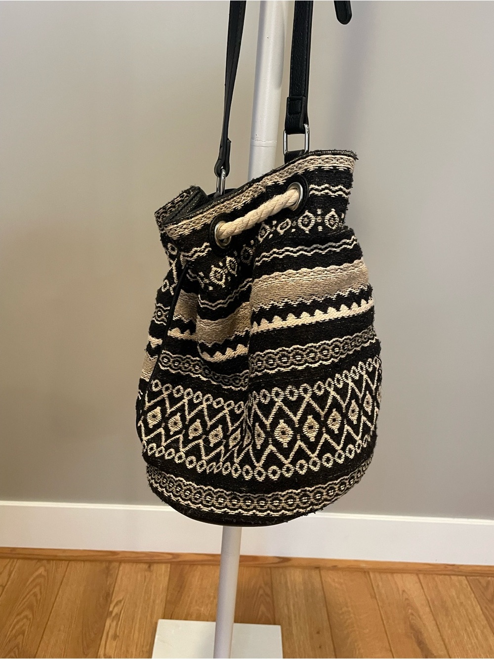 JustFab Black and Cream Woven Drawstring Shoulder Bag - Picture 7 of 8